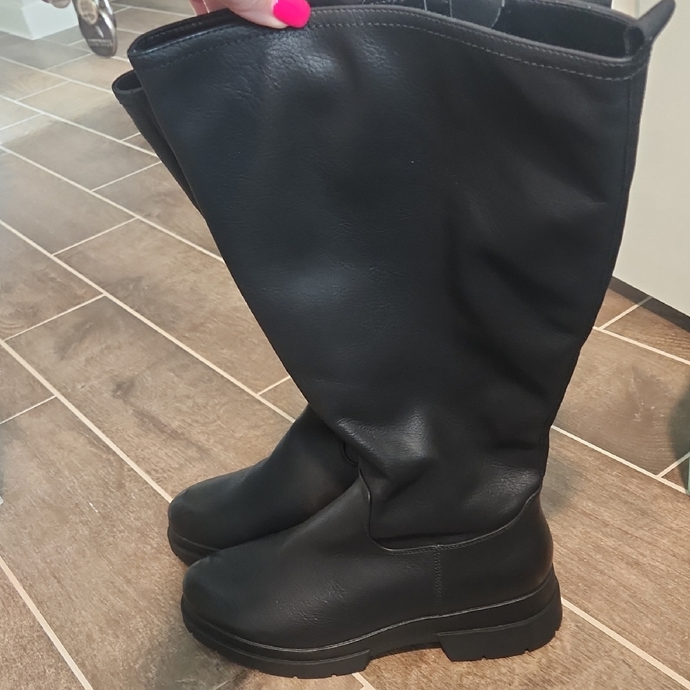 Black Women's Knee-High Boots